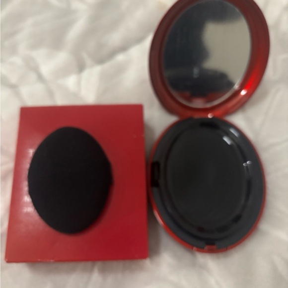 TIRTIR Red Makeup Foundation - Picture 6 of 6